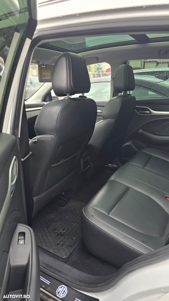 MG ZS EV - 8