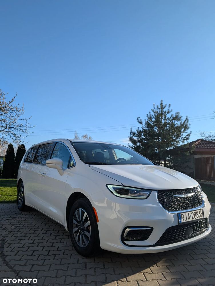 Chrysler Pacifica - 1