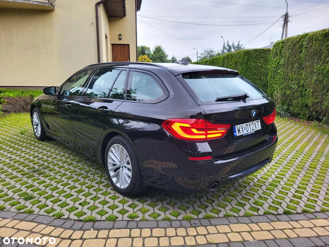 BMW Seria 5 520d Sport Line - 4