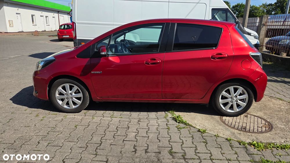 Toyota Yaris Hybrid 100 Sol - 11