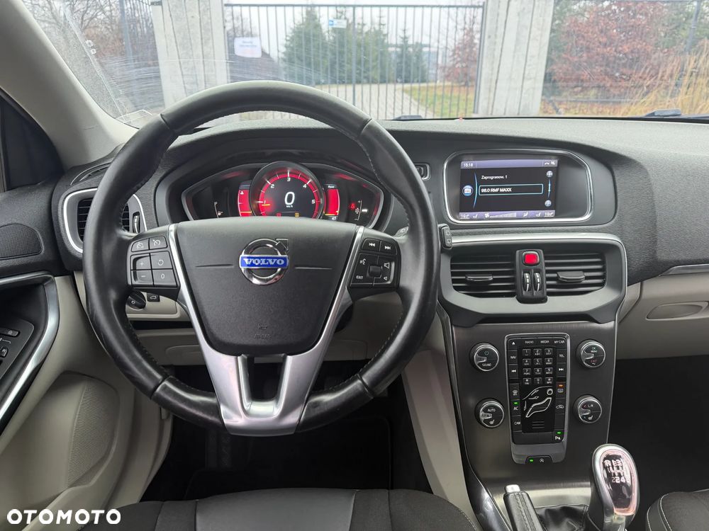 Volvo V40 D2 Momentum - 15