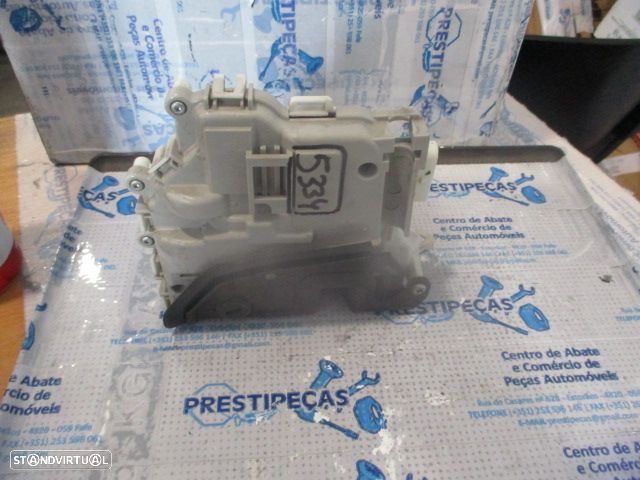 Fecho 8X0839015E AUDI A1 SPORTBACK 8X FASE 2  2017 1.6TDI 115CV 5P PRETO TE 5 PINOS - 2