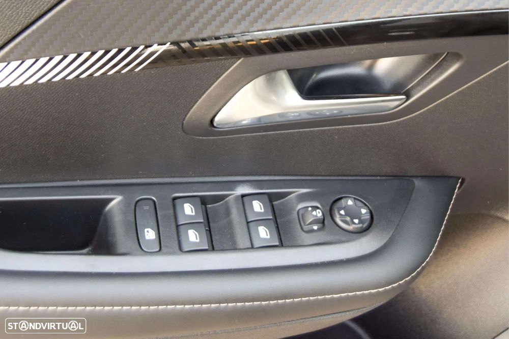 Peugeot 208 1.2 Hybrid Allure e-DCS6 - 15