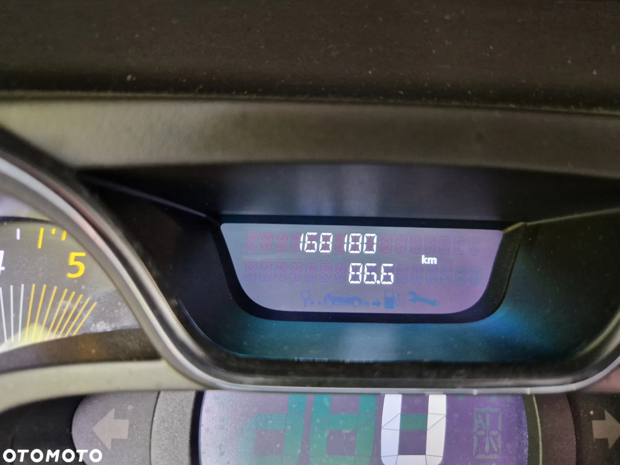 Renault Captur - 16