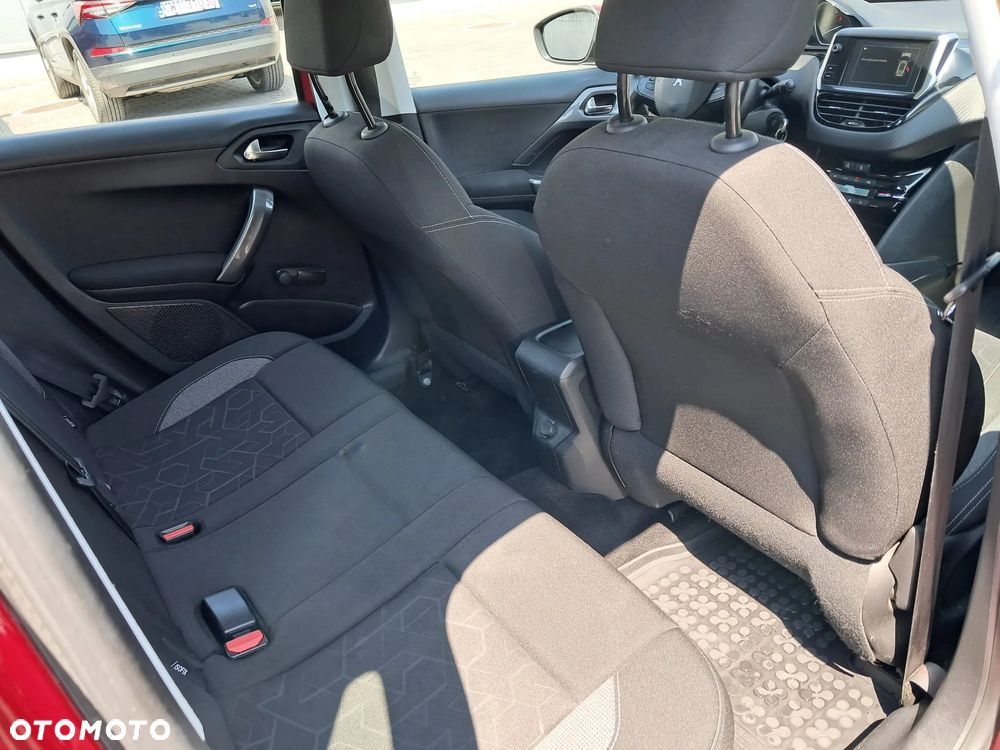 Peugeot 2008 1.2 Pure Tech Active S&S - 31
