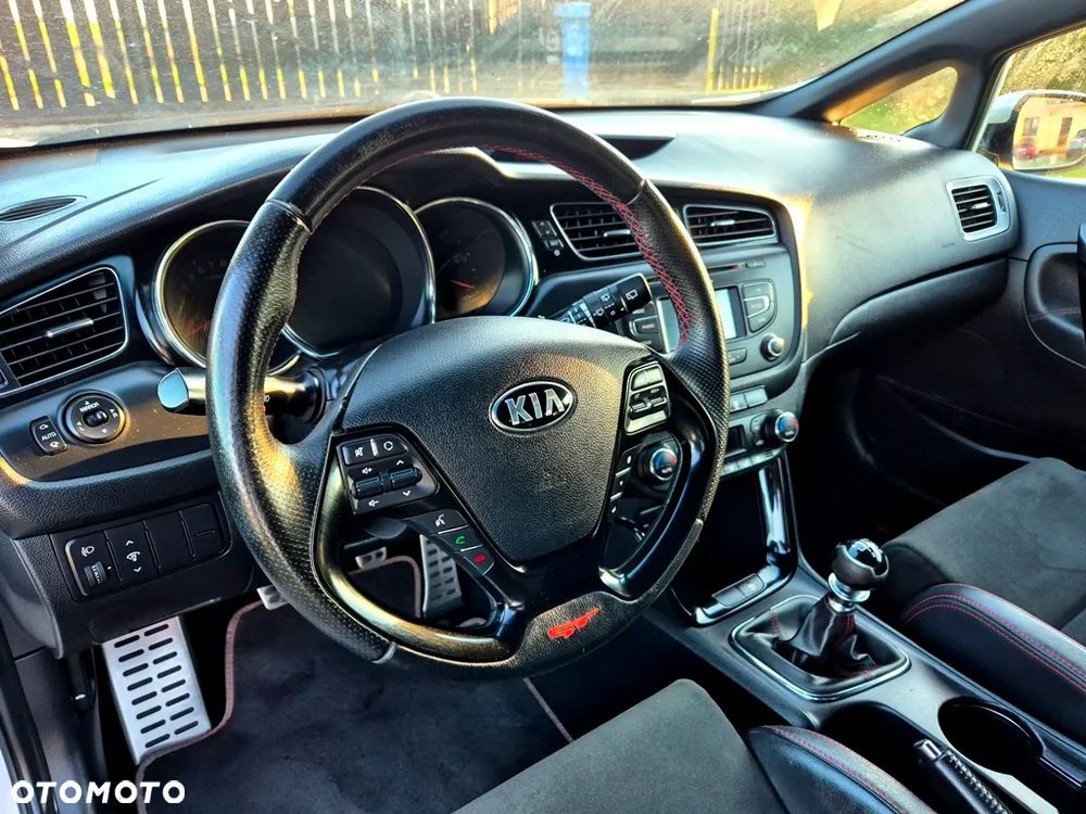 Kia ProCeed - 26
