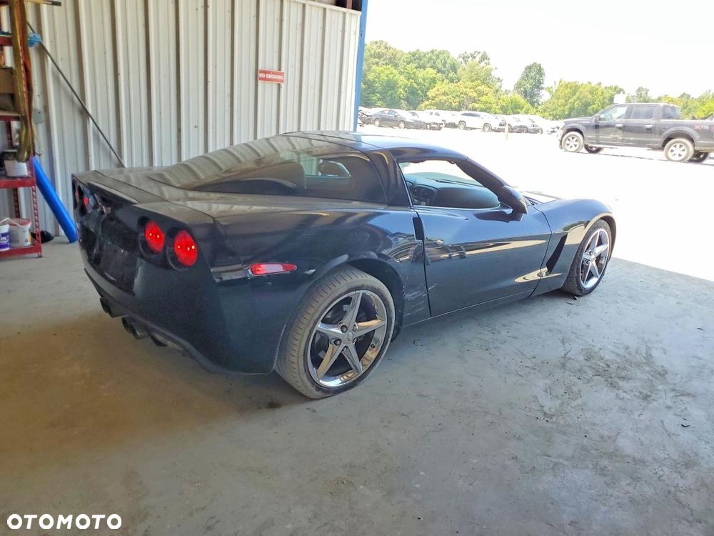 Chevrolet Corvette - 4