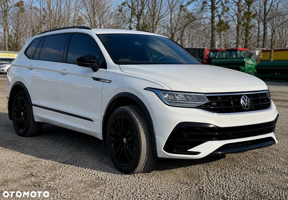 Volkswagen Tiguan - 1