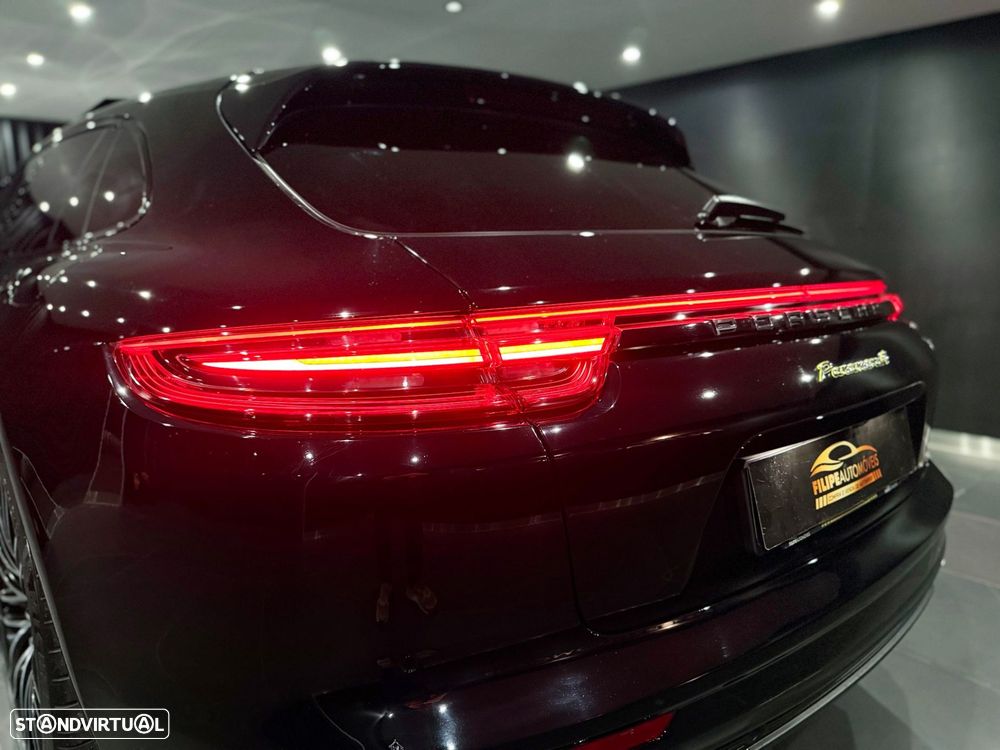 Porsche Panamera Sport Turismo 4 E-Hybrid - 11