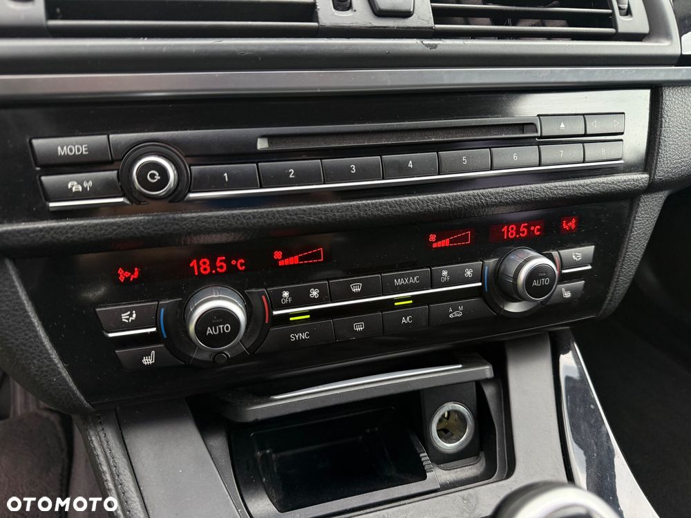 BMW Seria 5 520d Luxury Line - 22