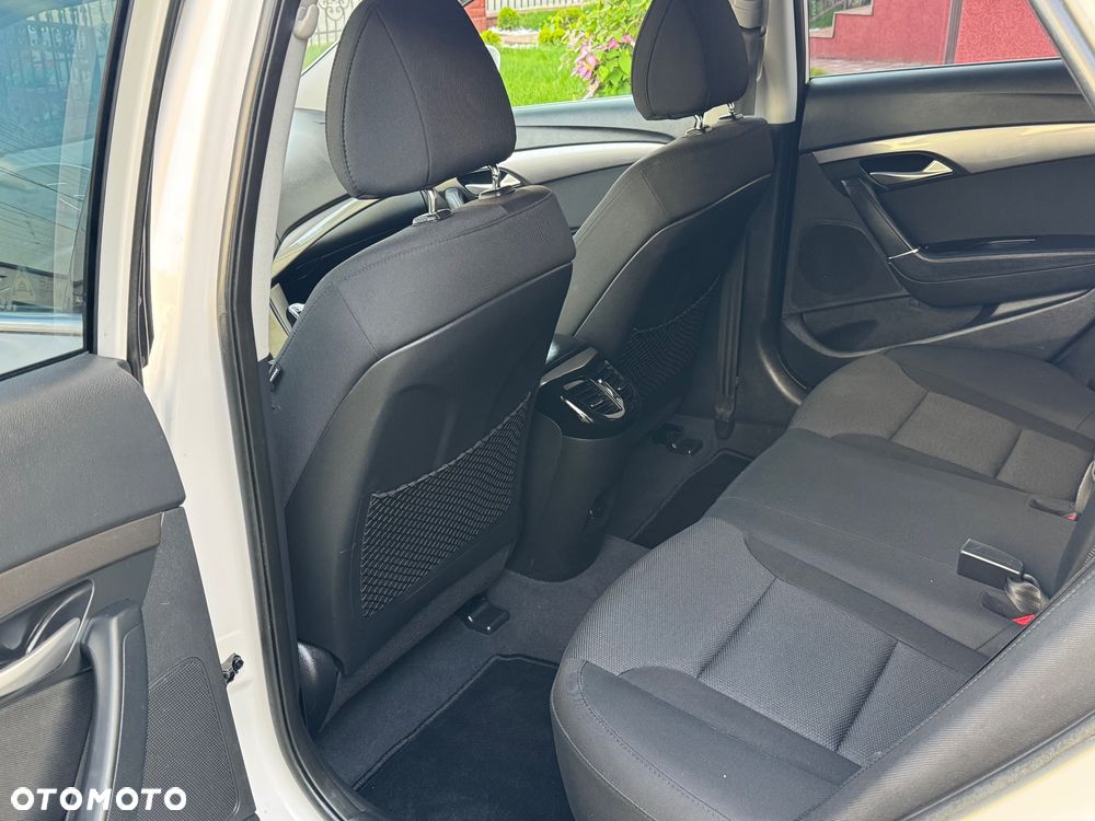 Hyundai i40 Kombi 1.6 Classic - 12