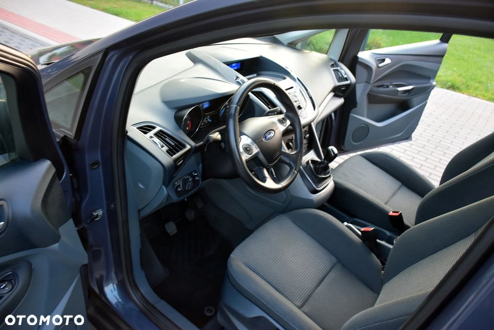 Ford Grand C-MAX - 17