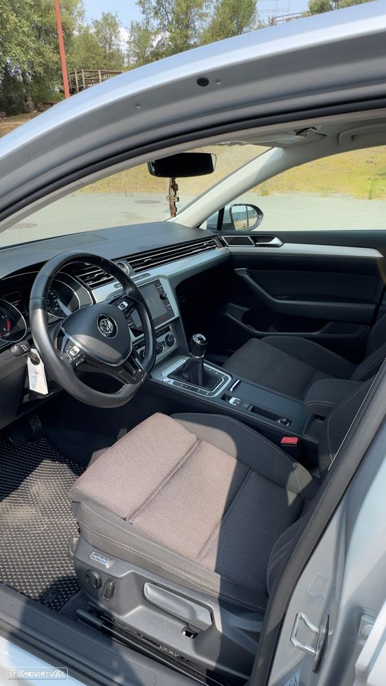 VW Passat 2.0 TDI Confortline - 6