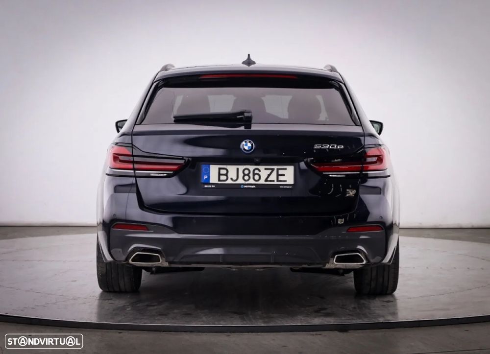 BMW 530 e Pack Desportivo M - 5