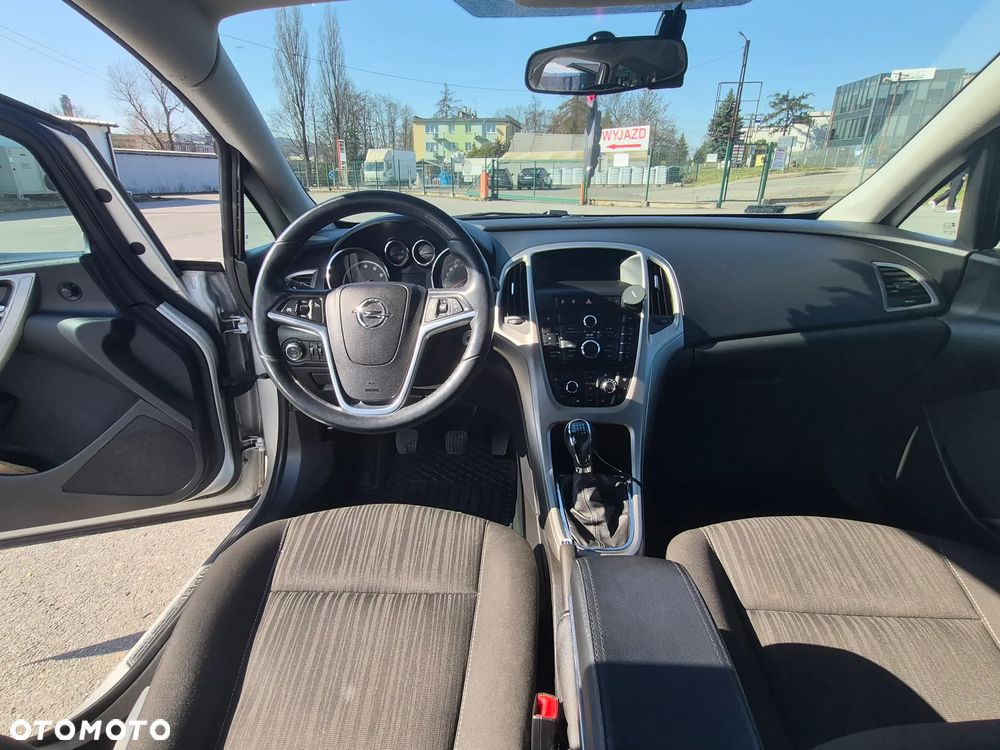 Opel Astra 1.4 Turbo - 11