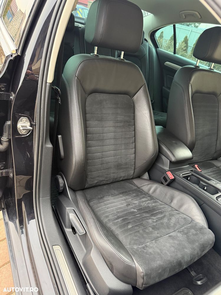 Volkswagen Passat 2.0 TDI DSG Highline - 13