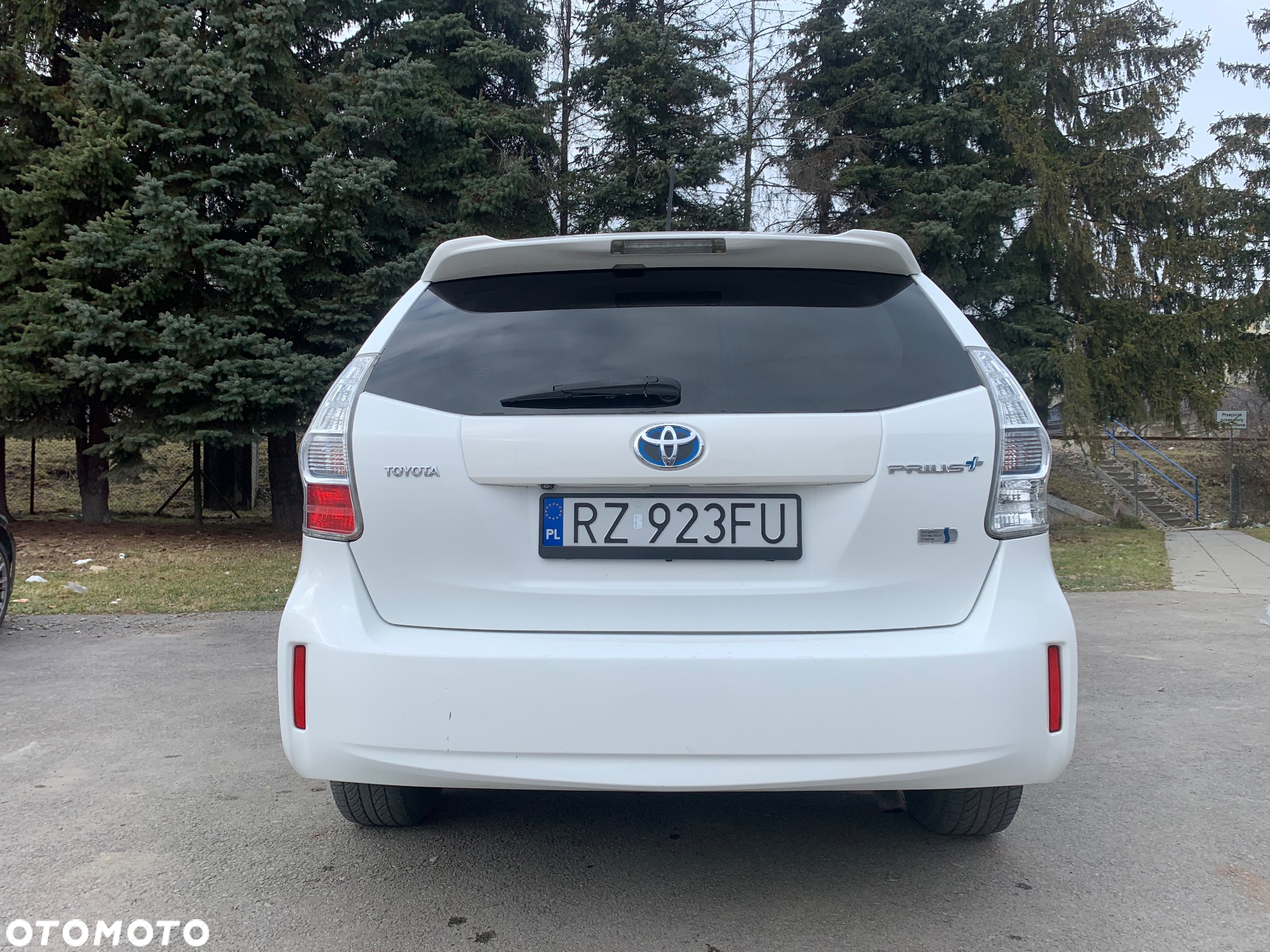 Toyota Prius+ (Hybrid) - 6