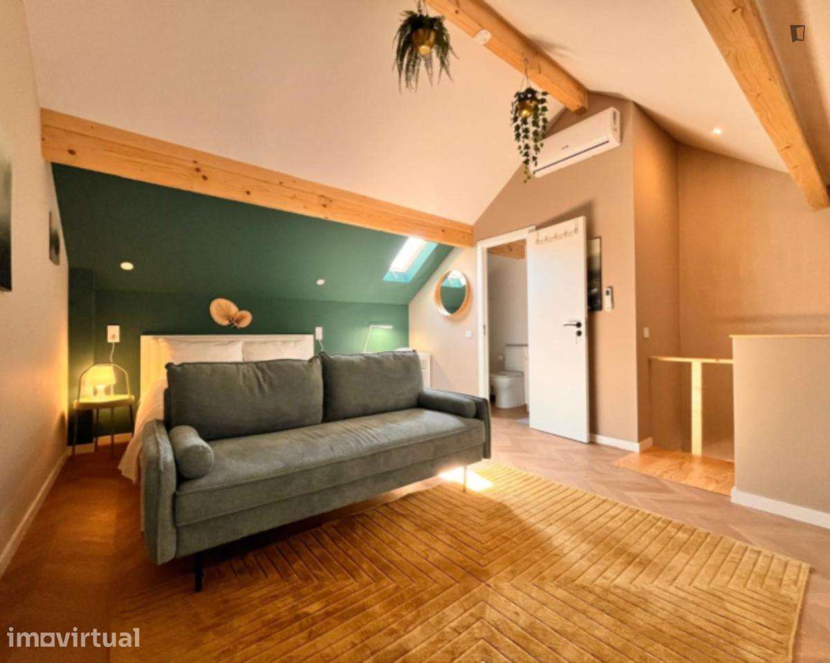 Casa com 2 quartos - localizado em Paranhos Porto - Grande imagem: 2/25