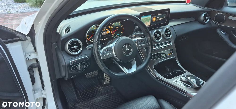 Mercedes-Benz Klasa C 300 9G-TRONIC - 14