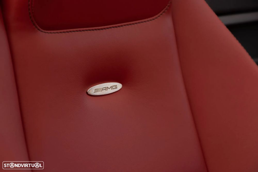 Mercedes-Benz SLS 63 AMG Roadster - 50