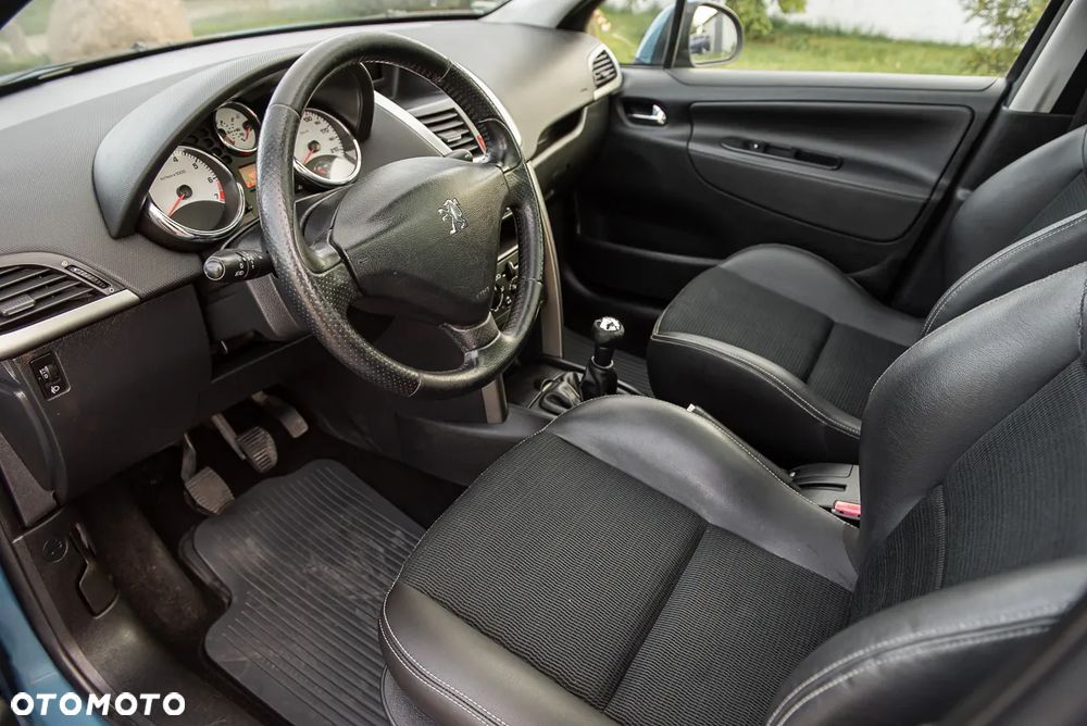 Peugeot 207 120 VTi Premium - 17