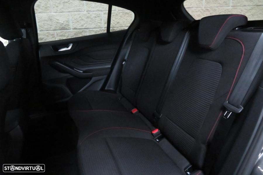 Ford Focus 1.0 EcoBoost MHEV ST-Line X - 9