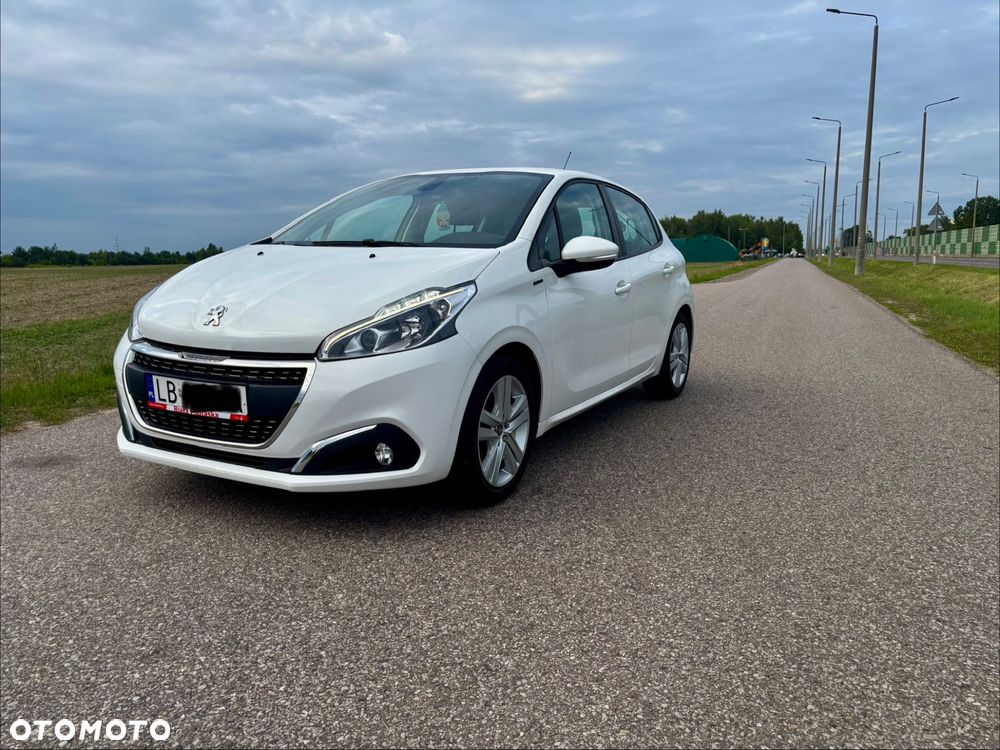 Peugeot 208 1.2 PureTech GPF Signature S&S - 6