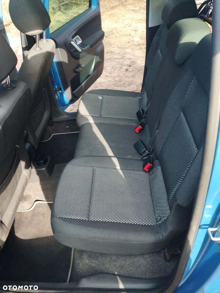 Skoda Roomster 1.6 16V Scout PLUS EDITION - 8