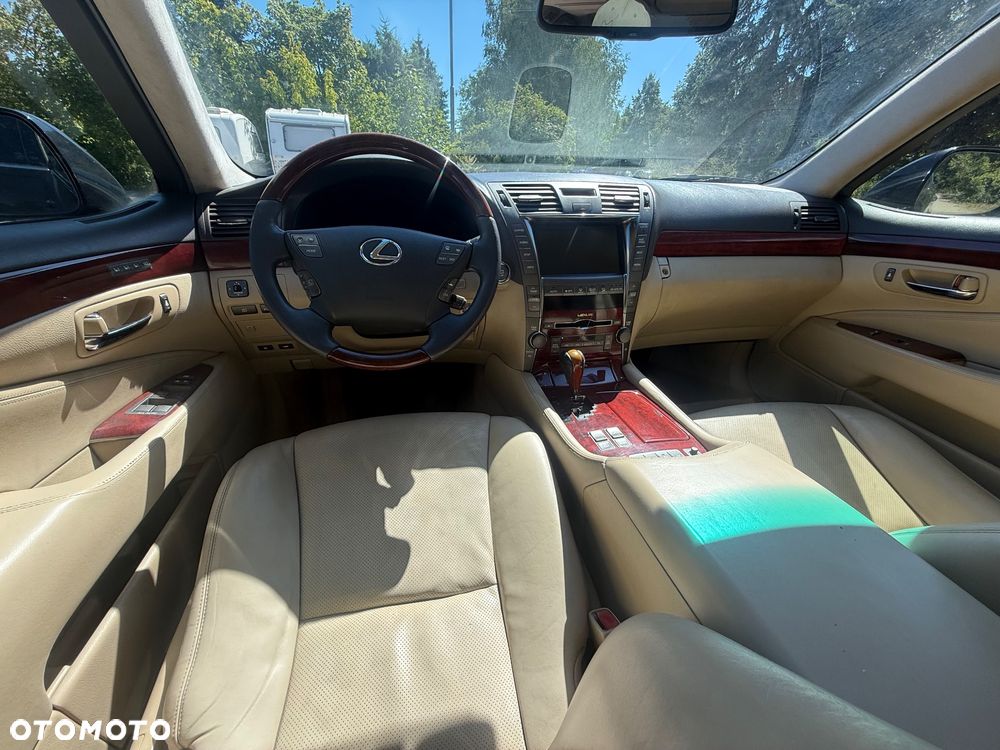 Lexus LS 460 Superior - 22