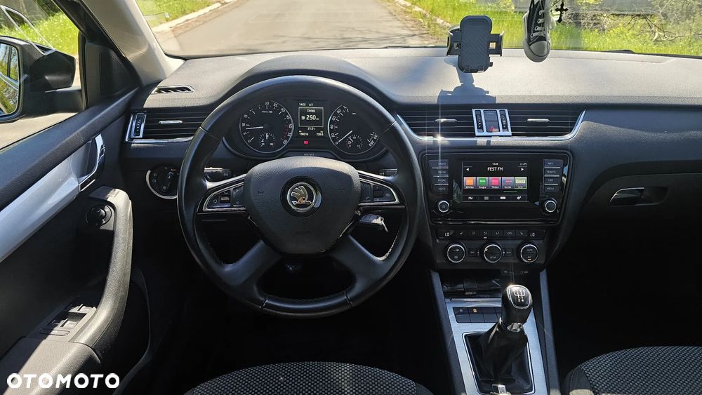 Skoda Octavia 1.6 TDI DPF Elegance - 13