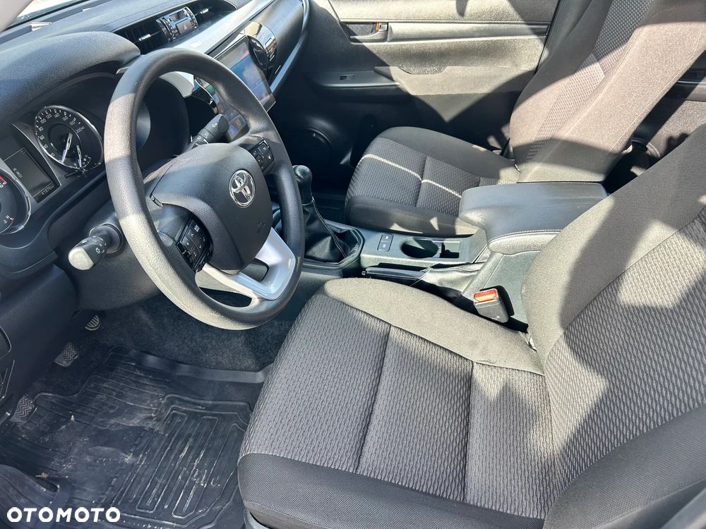 Toyota Hilux 2.4 D-4D Double Cab DLX 4x4 - 19