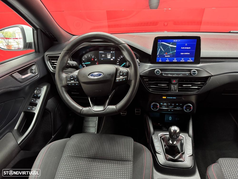 Ford Focus 1.0 EcoBoost ST-Line - 8