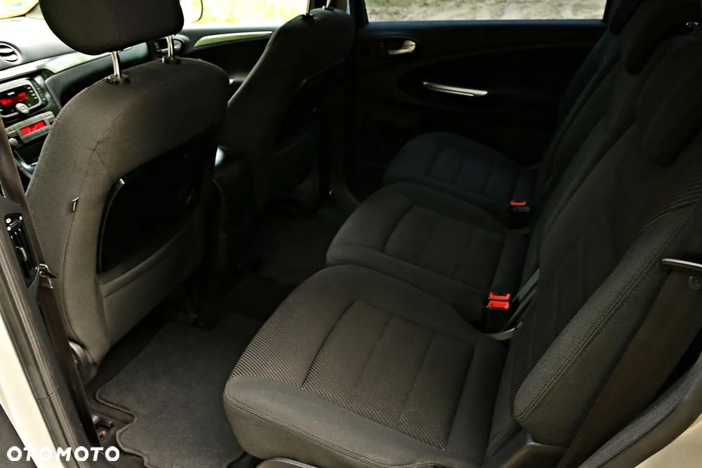 Ford S-Max 2.0 TDCi DPF Champions Edition - 31