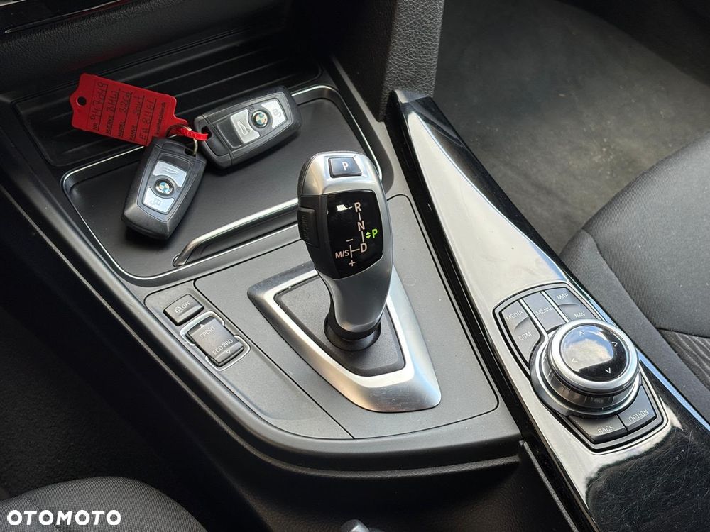 BMW Seria 3 320d MHEV Luxury Line - 7