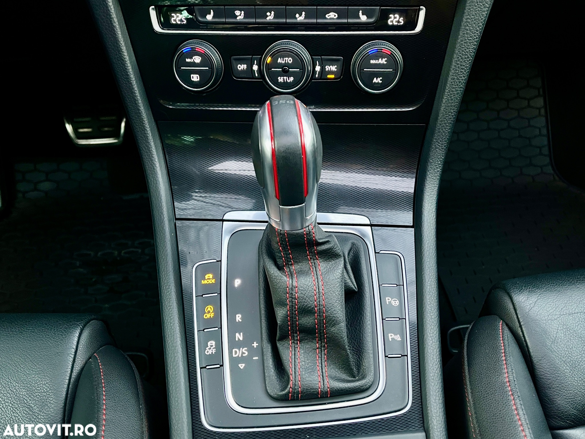 Volkswagen Golf 2.0 TSI BMT DSG GTI Performance - 33