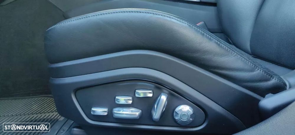 Porsche Panamera Turbo Executive - 31