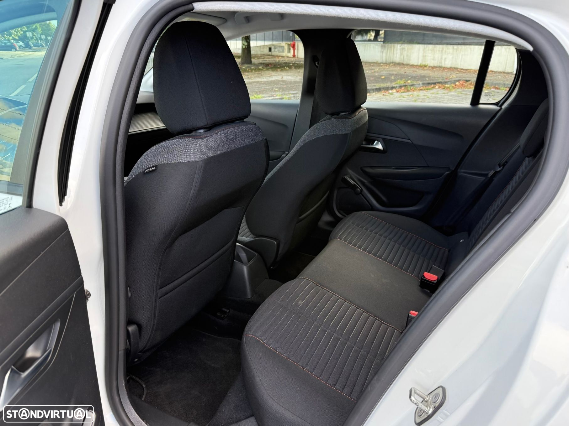Peugeot 208 1.2 PureTech Active - 18