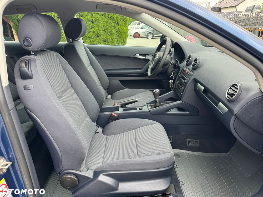Audi A3 3-drzwiowe 1.6 Ambition - 28