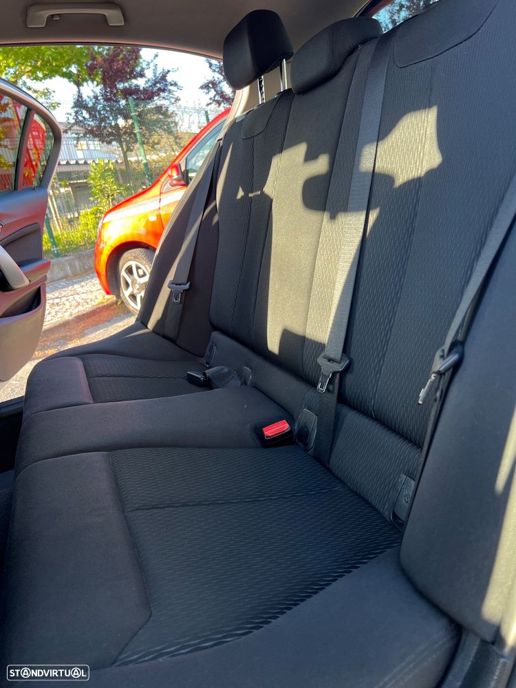 BMW 116 d EfficientDynamics - 11