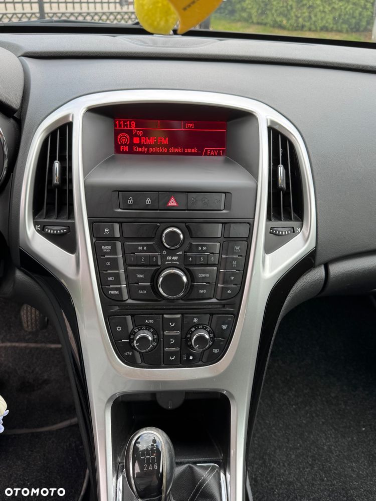 Opel Astra 1.4 T Essentia - 13