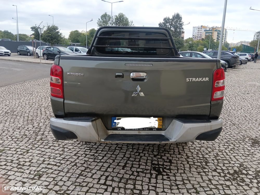 Mitsubishi L200 2.4 DI-D CD Instyle Strakar 4WD - 17