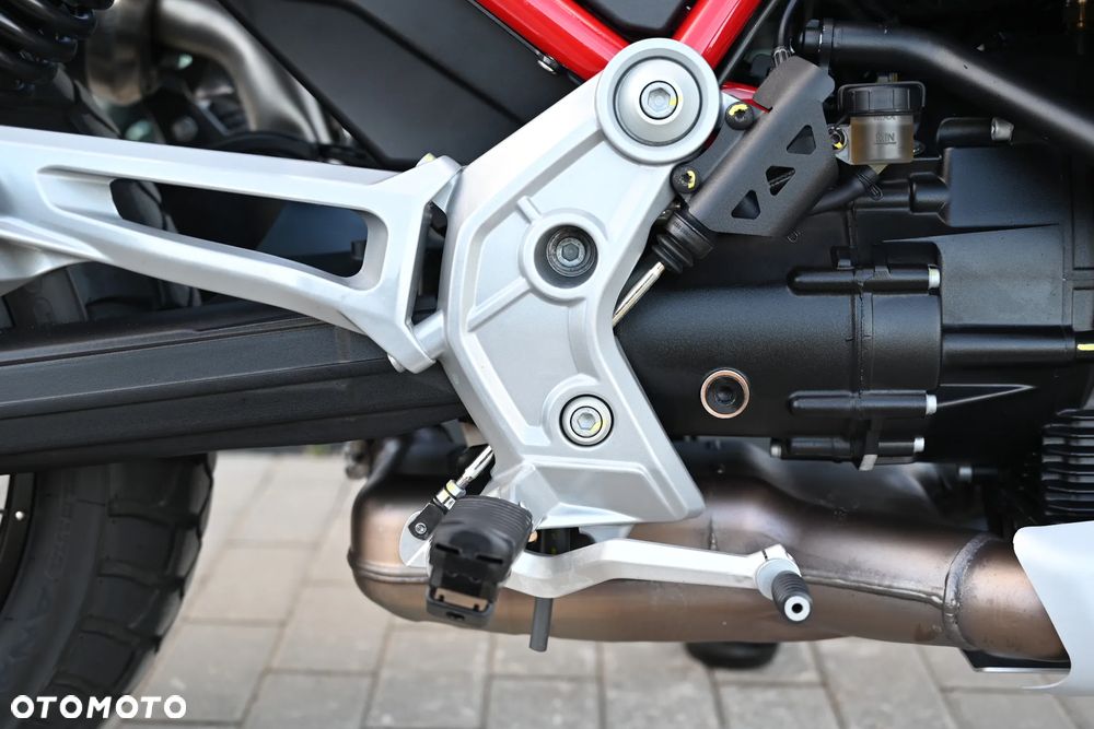 Moto Guzzi V85 - 39