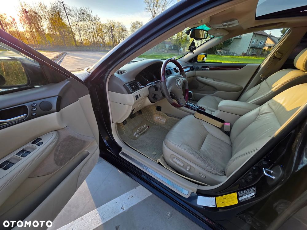 Lexus ES - 10