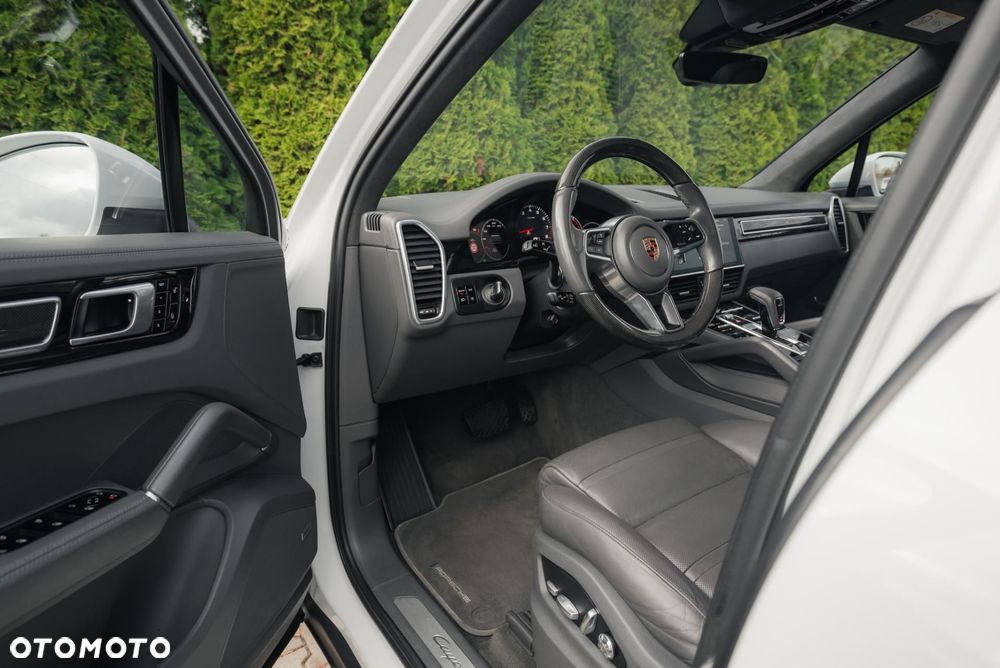 Porsche Cayenne - 9