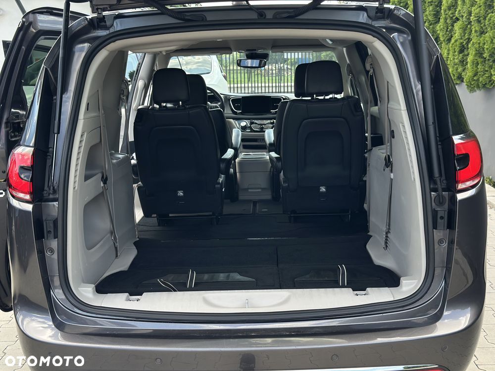Chrysler Pacifica - 27