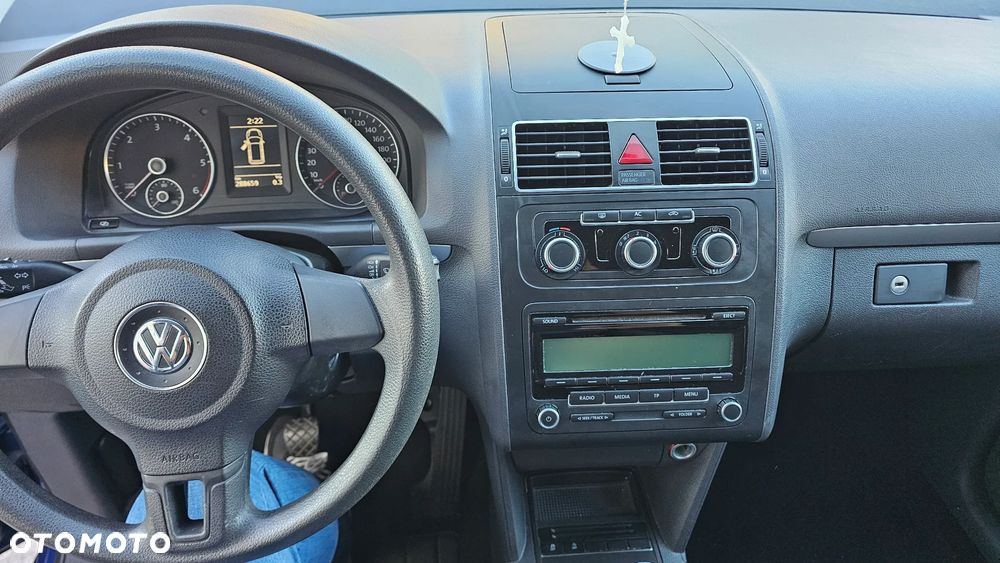 Volkswagen Touran - 17