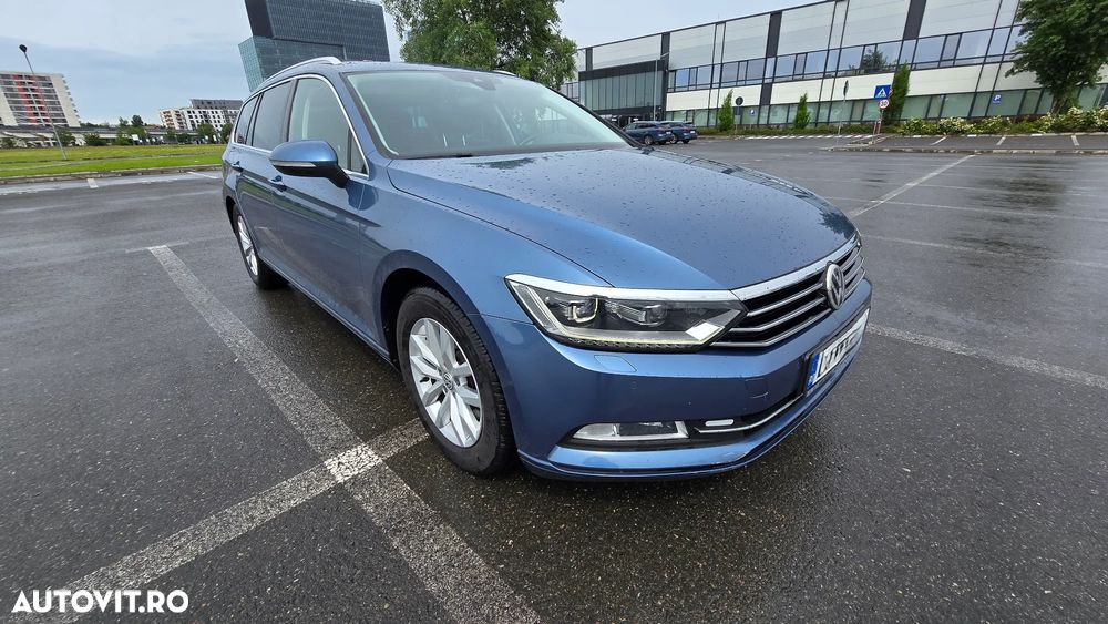 Volkswagen Passat - 1