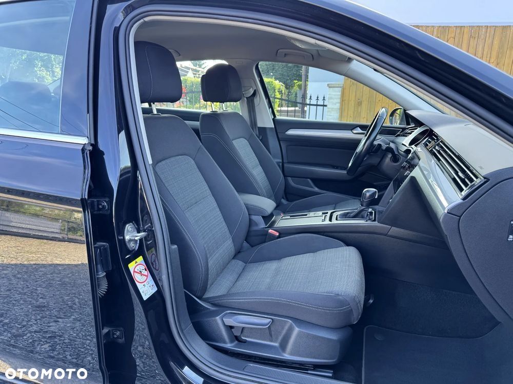 Volkswagen Passat 2.0 TSI Business DSG - 25