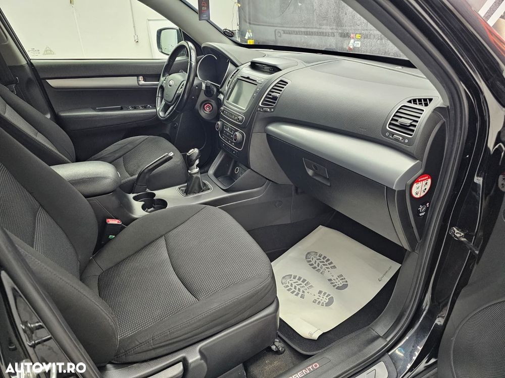 Kia Sorento 2.2 DSL BASE MT 4x2 - 5