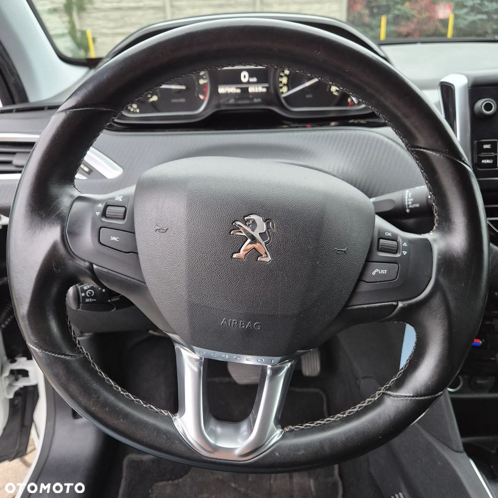 Peugeot 208 1.2 PureTech Allure S&S EAT6 - 30